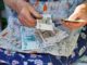 Сколько будут платить ветеранам труда, жителям села и детям на Алтае в 2023 году