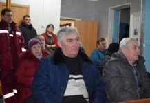 Ратуя за малую Родину. Как прошла отчётная встреча главы Залесовского округа с жителями с. Черёмушкино