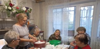 Волонтёры группы «Своих не бросаем» помогают фронту