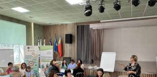 Педагогов детских садов и начальных классов объединила методическая школа по финансовой грамотности в Алтайском крае