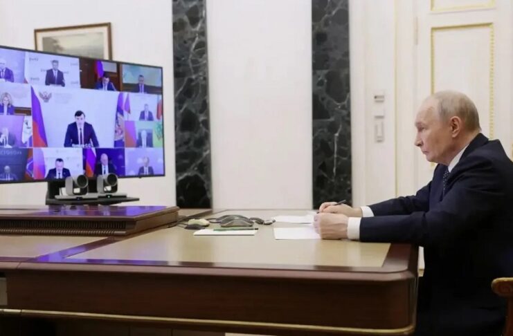 «Граждане не должны чувствовать нагрузки»: Путин потребовал срочных решений по топливу