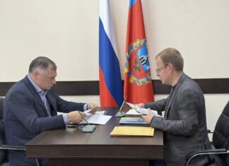 Заместитель Председателя Правительства России Марат Хуснуллин и Губернатор Алтайского края Виктор Томенко обсудили социально-экономическое развитие региона